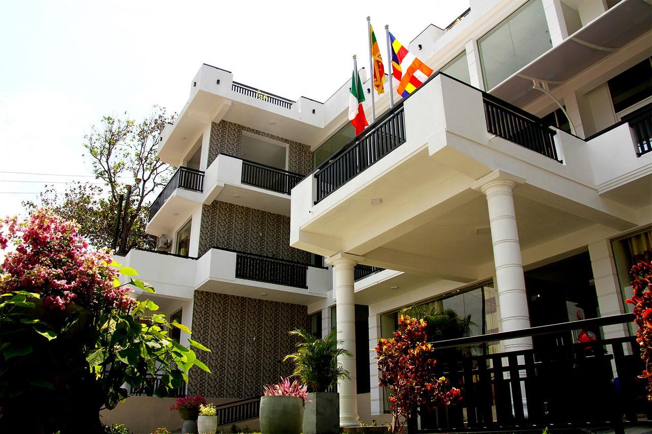 Queens Beach Hotel Tangalle Eksteriør bilde